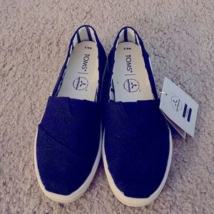 *NEW* Navy Toms Shoes